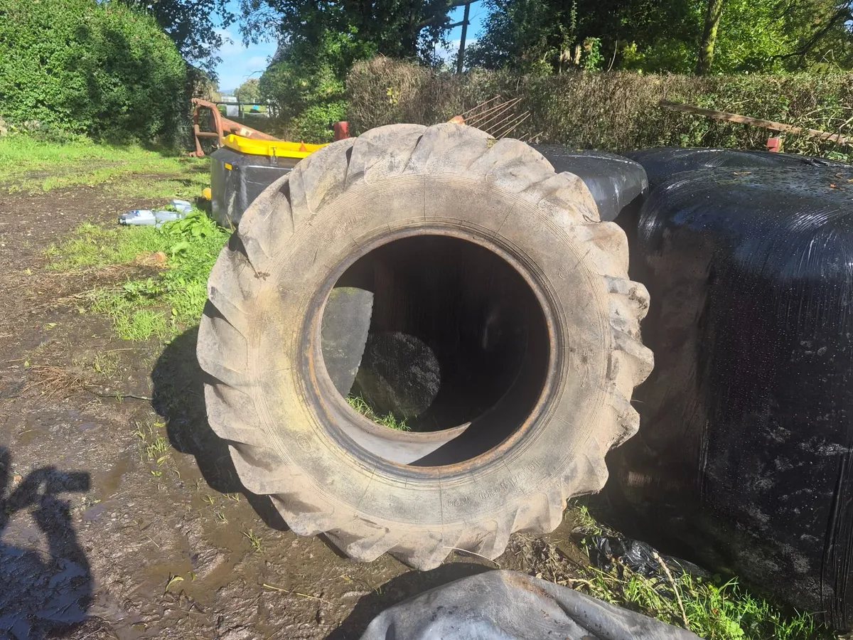 16.9 28 tyres - Image 2