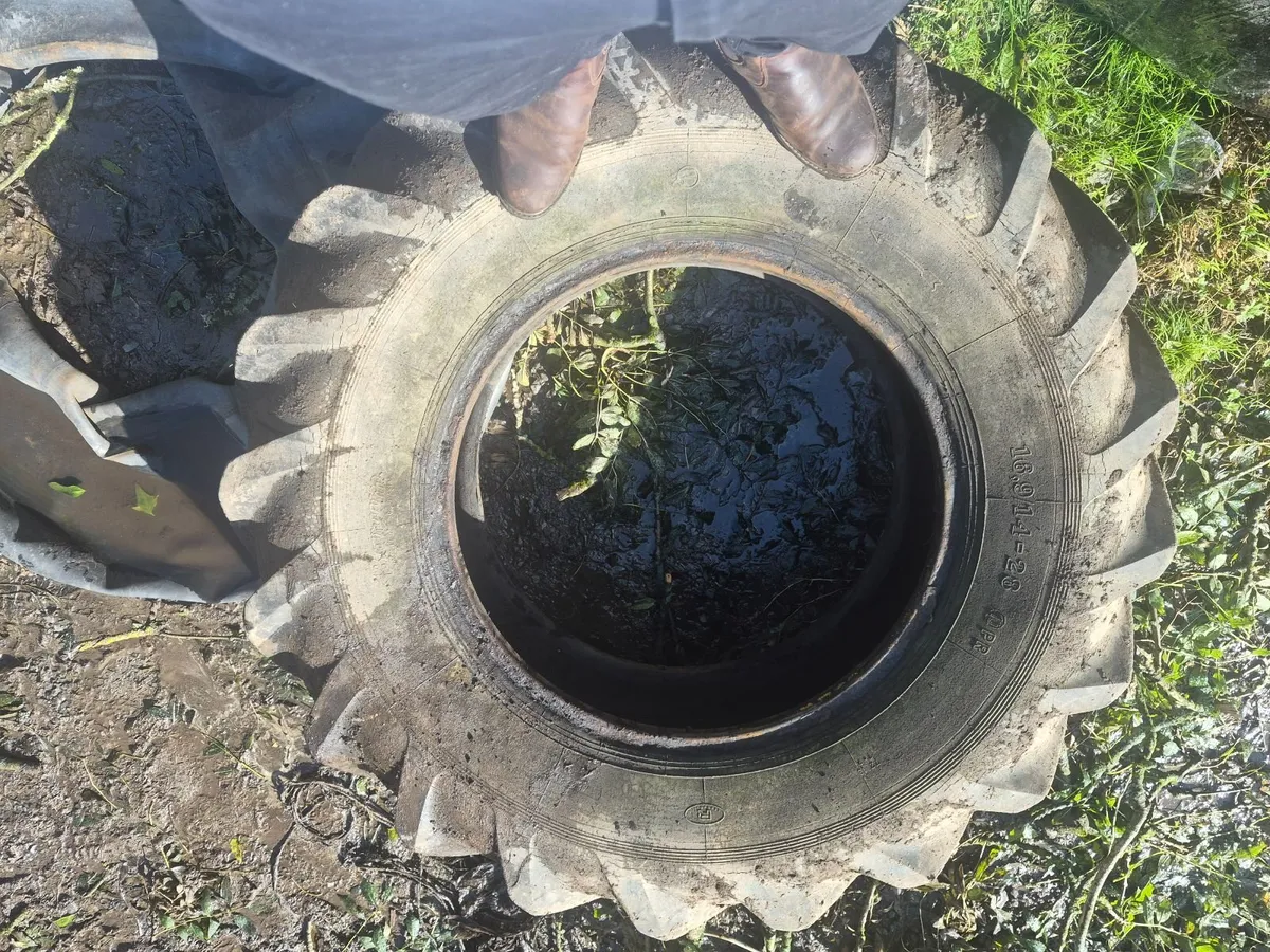 16.9 28 tyres - Image 3