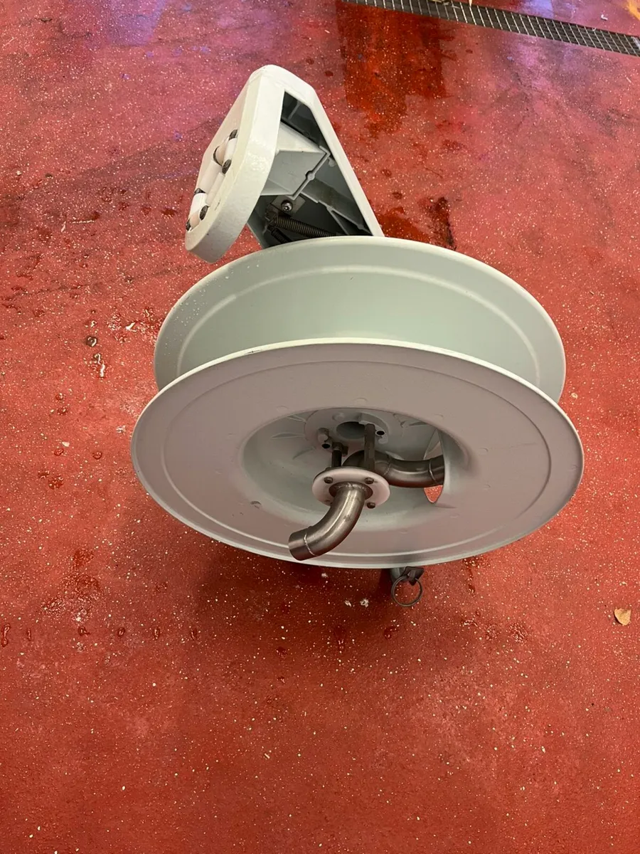 Federal hose reel - Image 1