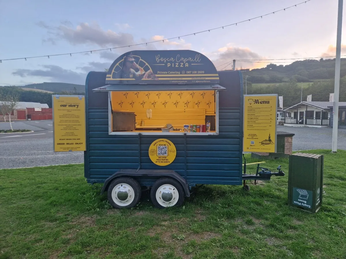 Vintage Horsebox Mobile Catering Trailer - Image 1