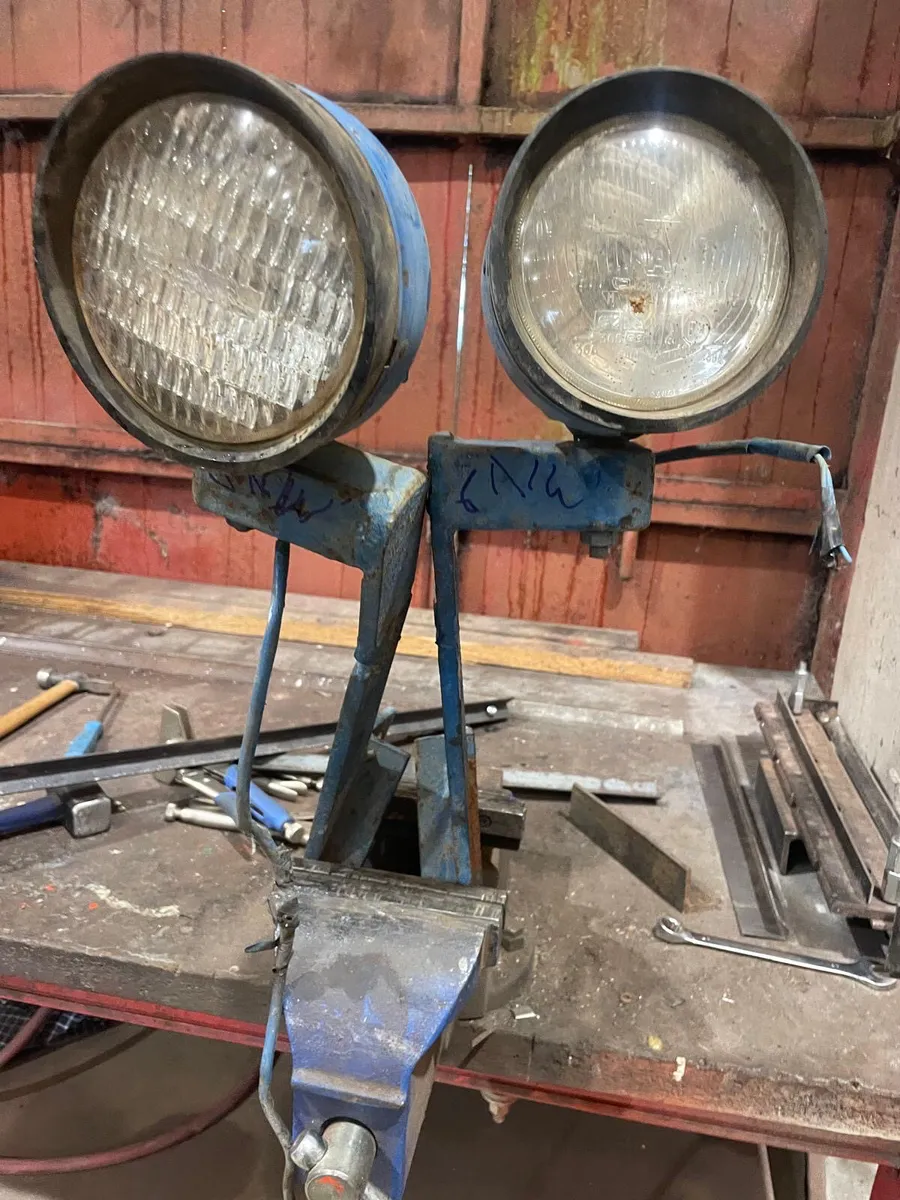 Ford TW/9700 Headlights with original Brackets - Image 4