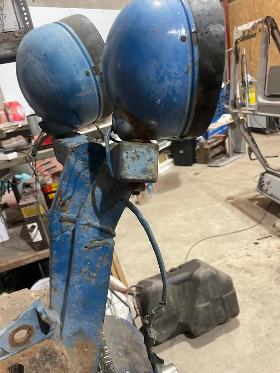 Ford TW/9700 Headlights with original Brackets - Image 1