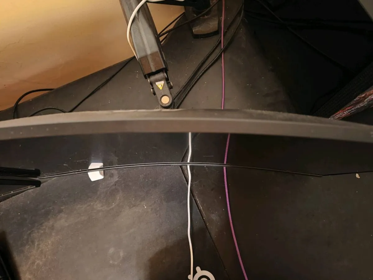 AOC Curved Gaming Monitor 165hz - Image 2