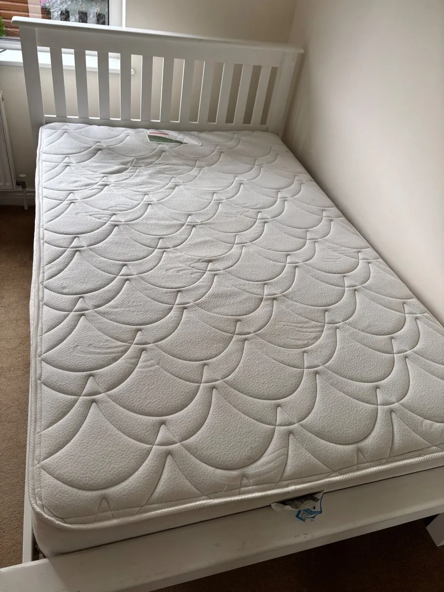 Double bed & mattress - Image 3