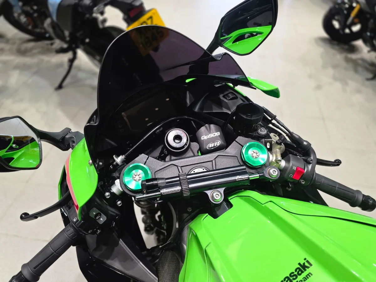 Kawasaki ZX10RR Ninja KRT - Image 4