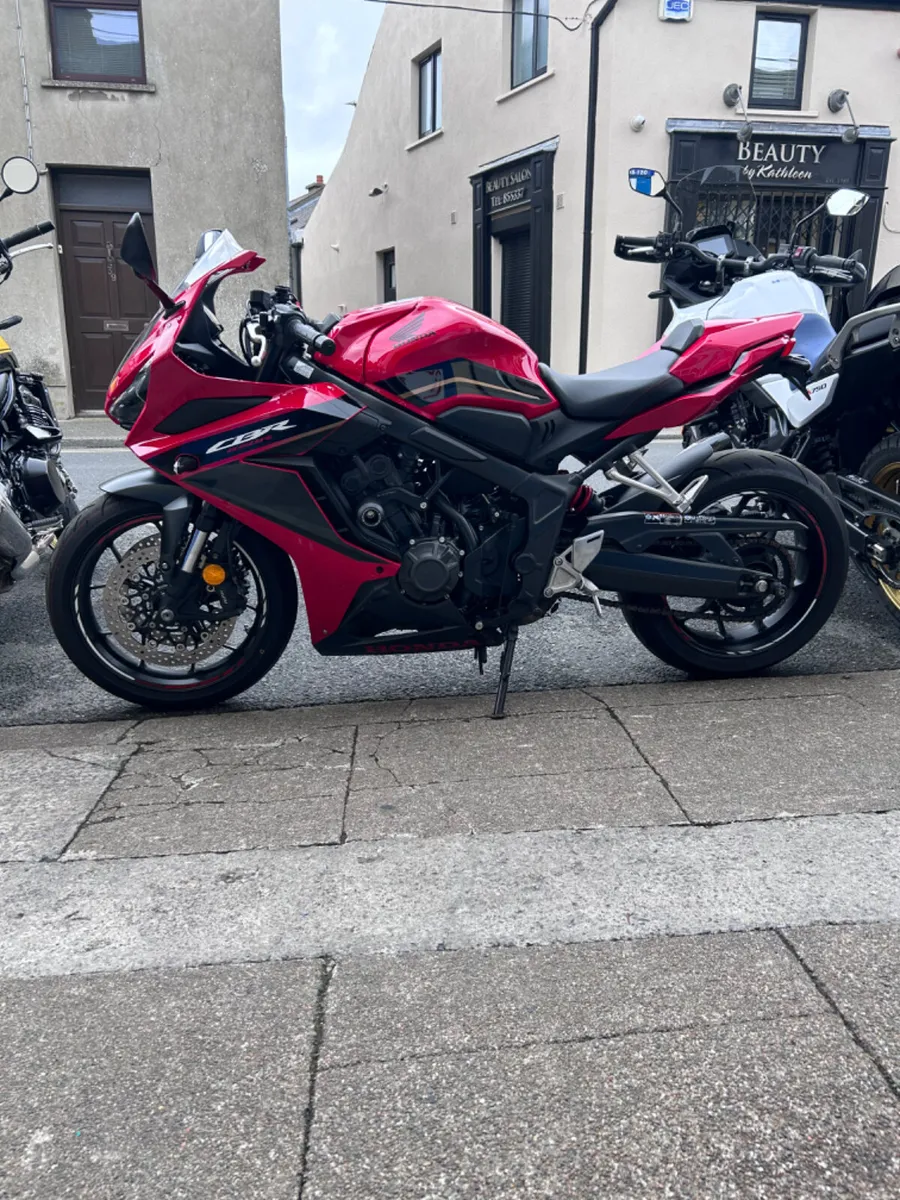2024 Honda CBR 650 R - Image 2
