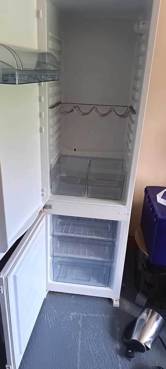 Fridge freezer - Image 2