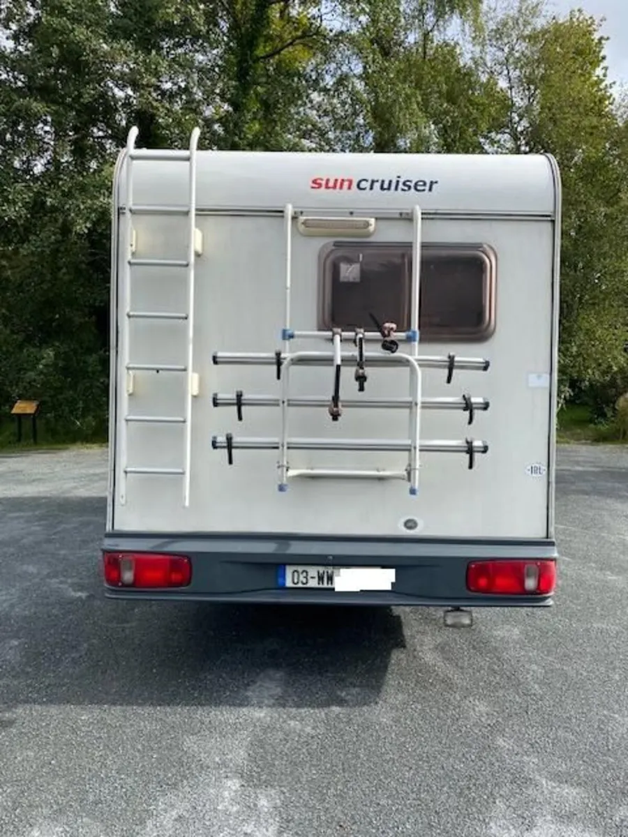 Camper - Image 2