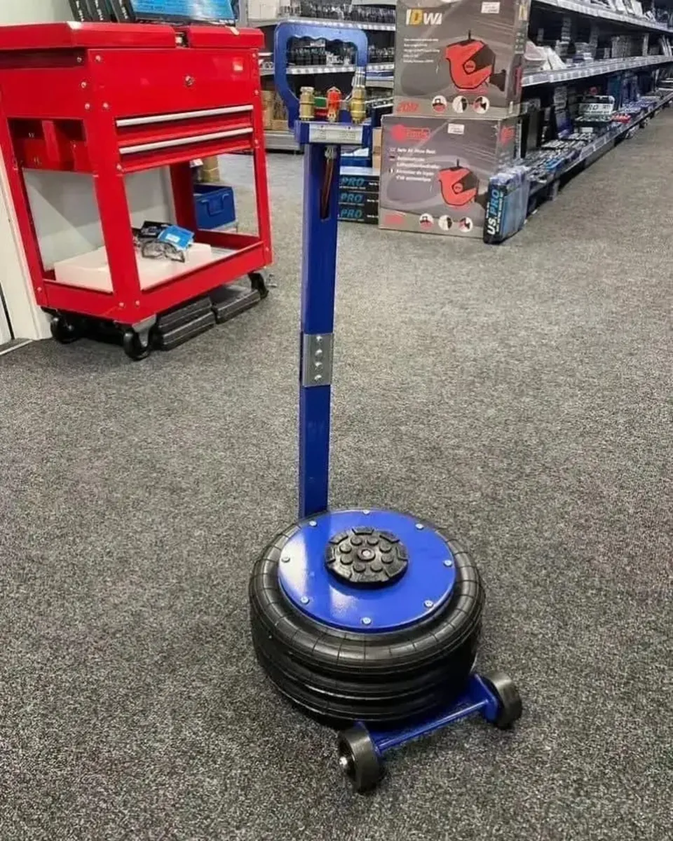 Brand New 3 Ton Air Bag Pneumatic Jack Long Handle - Image 2