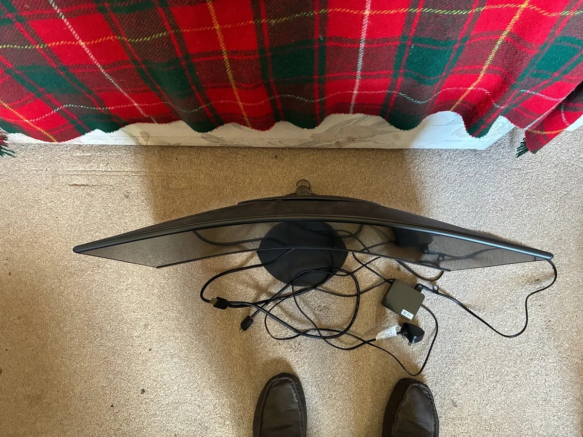 Monitor - Curved Screen - Image 2