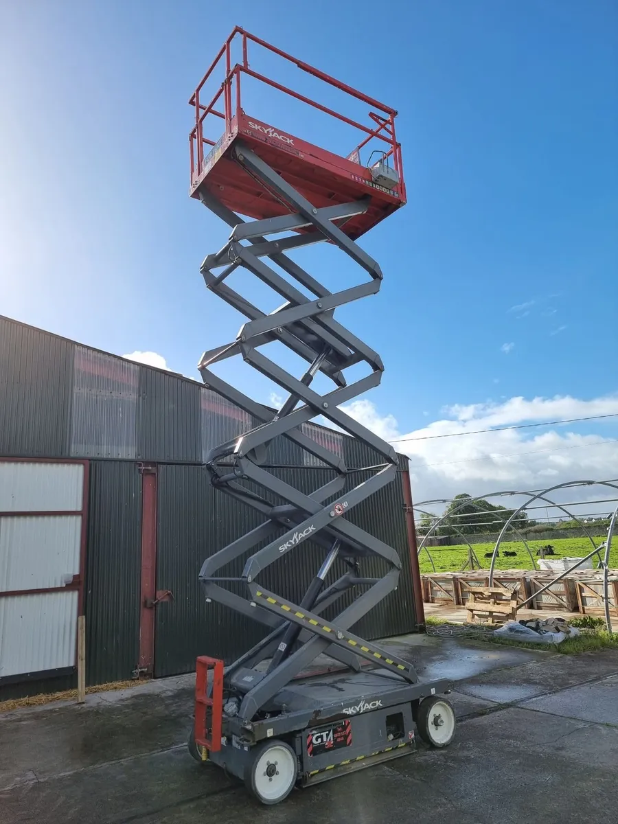 2016 Skyjack SJ 4632 Electric Scissor Lift 168hrs - Image 2