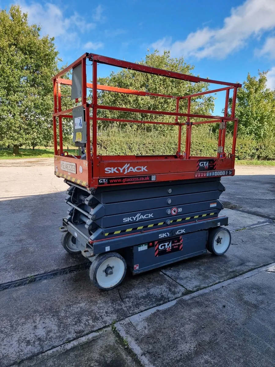 2016 Skyjack SJ 4632 Electric Scissor Lift 168hrs - Image 1