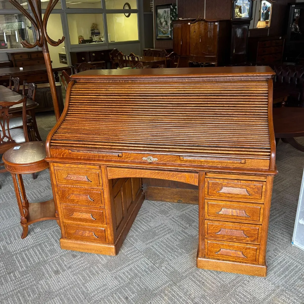 A superb antique American oak roll-top desk with b - Image 4