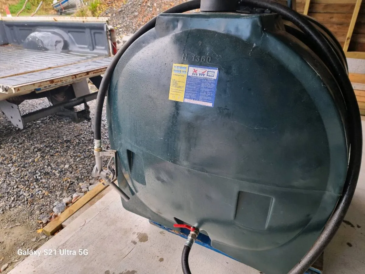 Large Oil Tank with Hose - Image 2