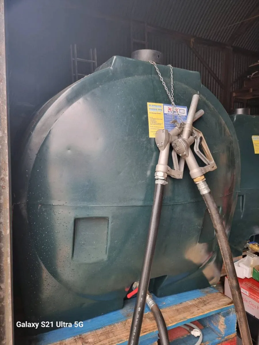 Large Oil Tank with Hose - Image 4