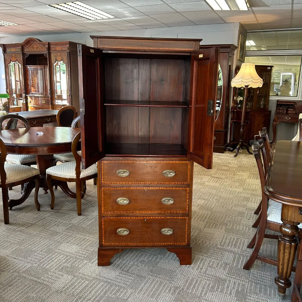 Antique linen cabinet by Oetzmann & Co., Hampstead - Image 4