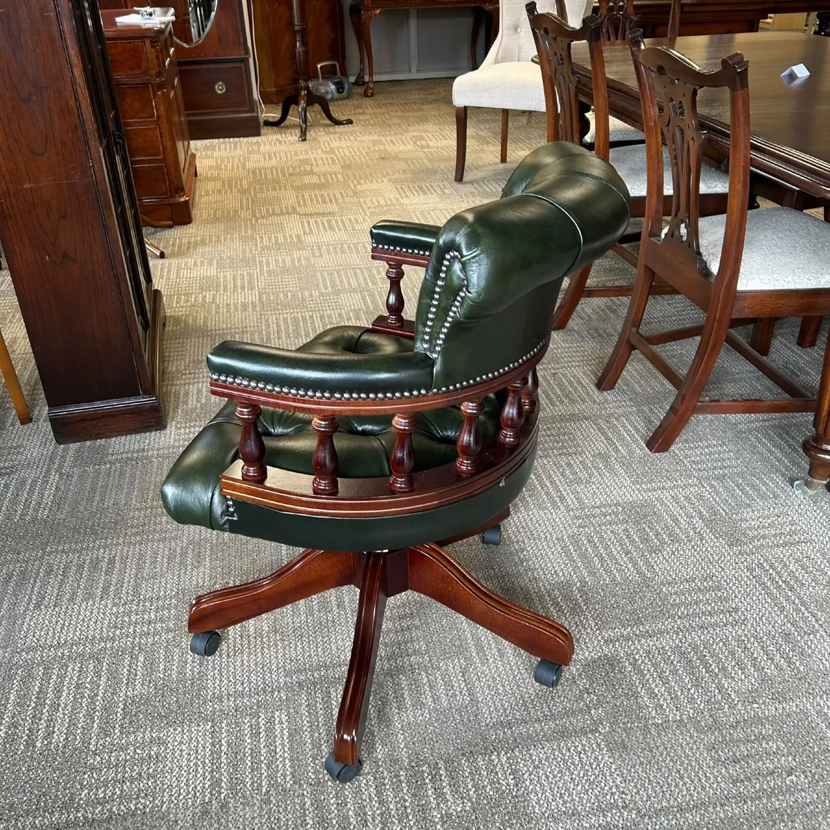 Chesterfield button back swivel captains office ch - Image 4