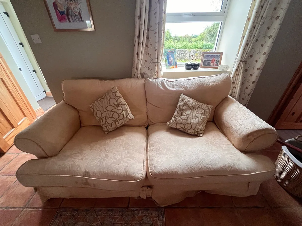 3 Piece Suite of Furniture - Image 1