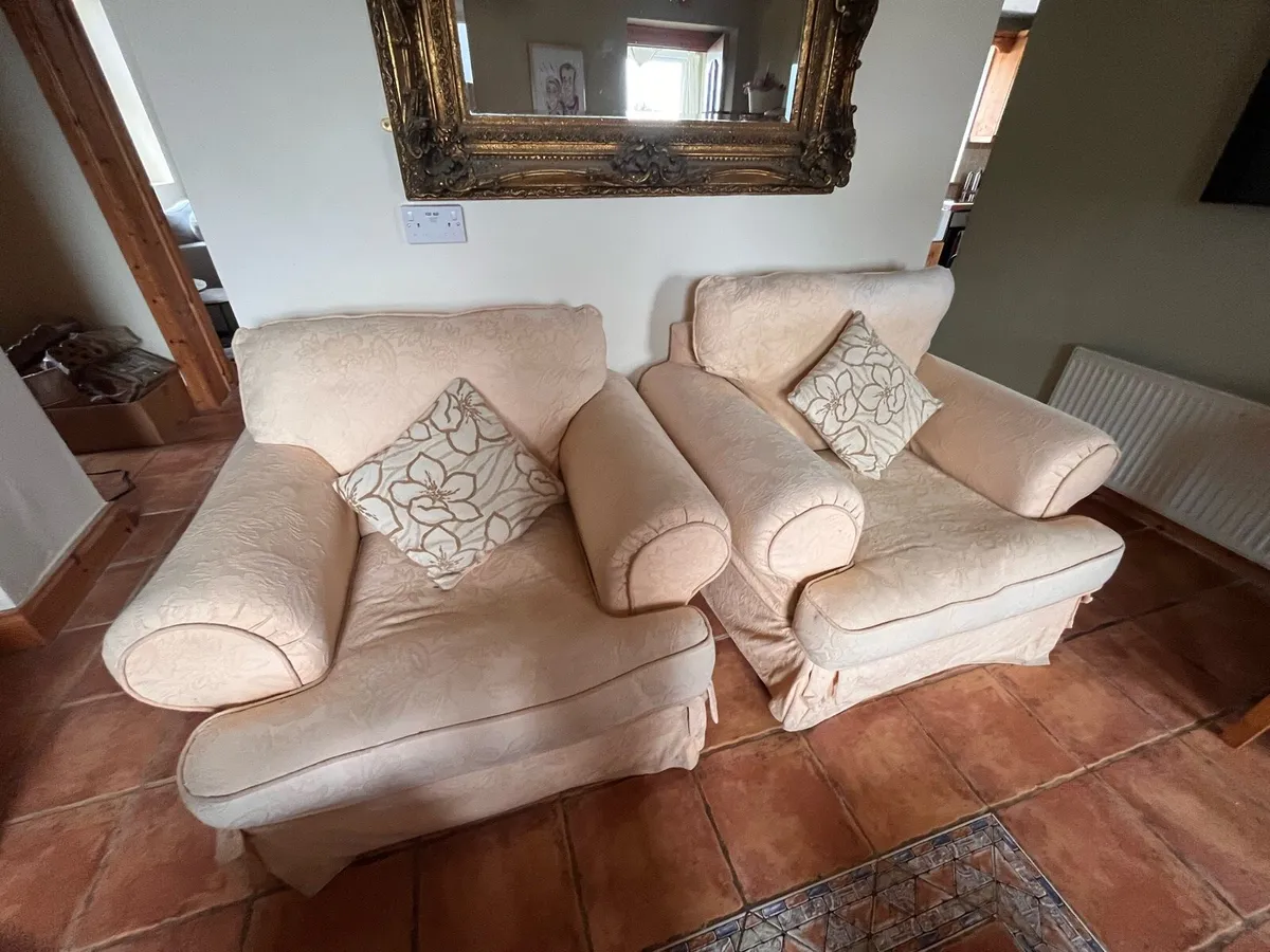 3 Piece Suite of Furniture - Image 2