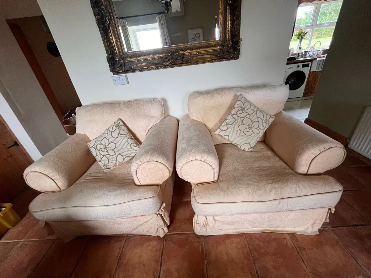 3 Piece Suite of Furniture - Image 4