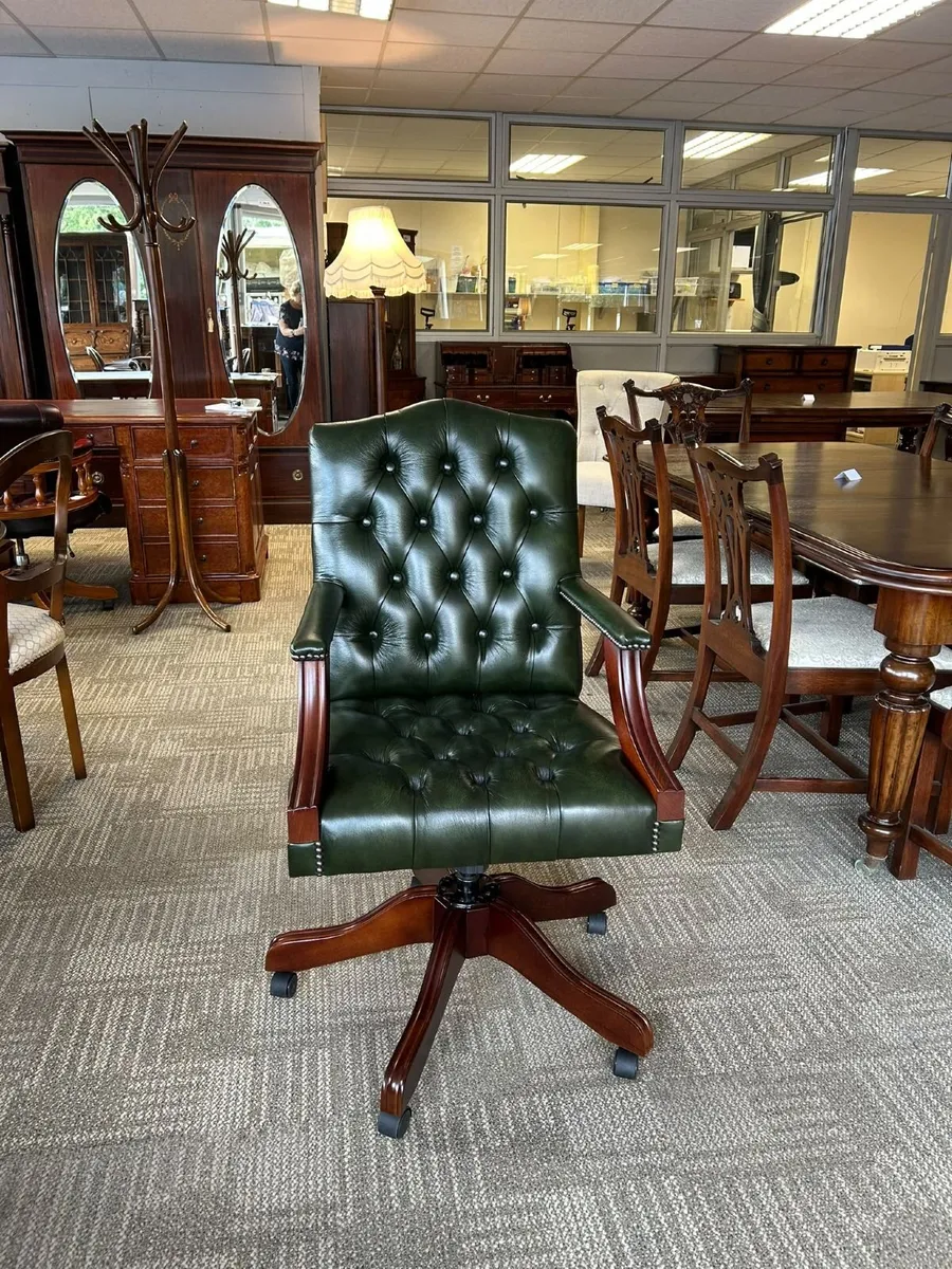 Chesterfield Gainsborough high back swivel office - Image 1