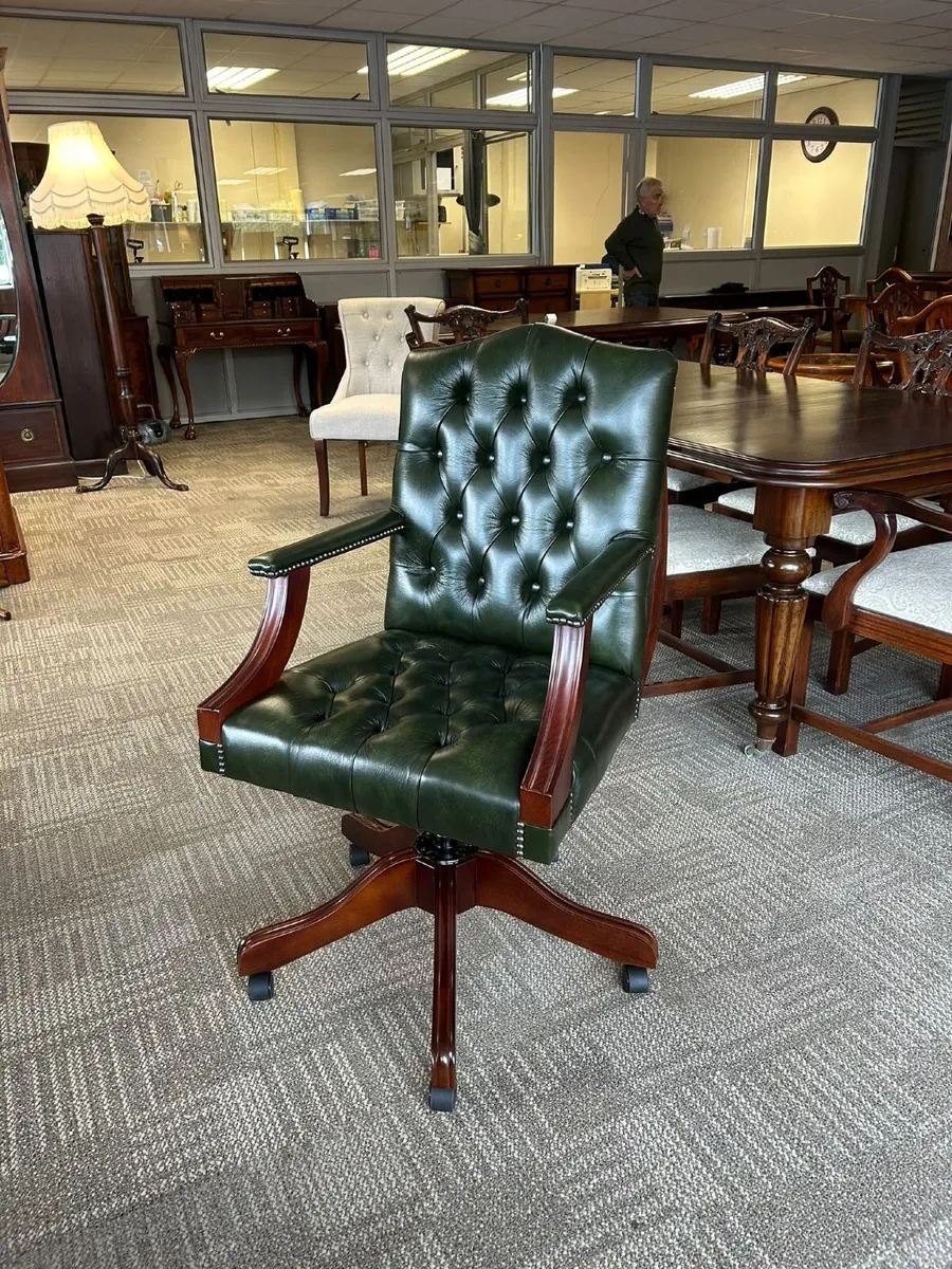 Chesterfield Gainsborough high back swivel office - Image 2