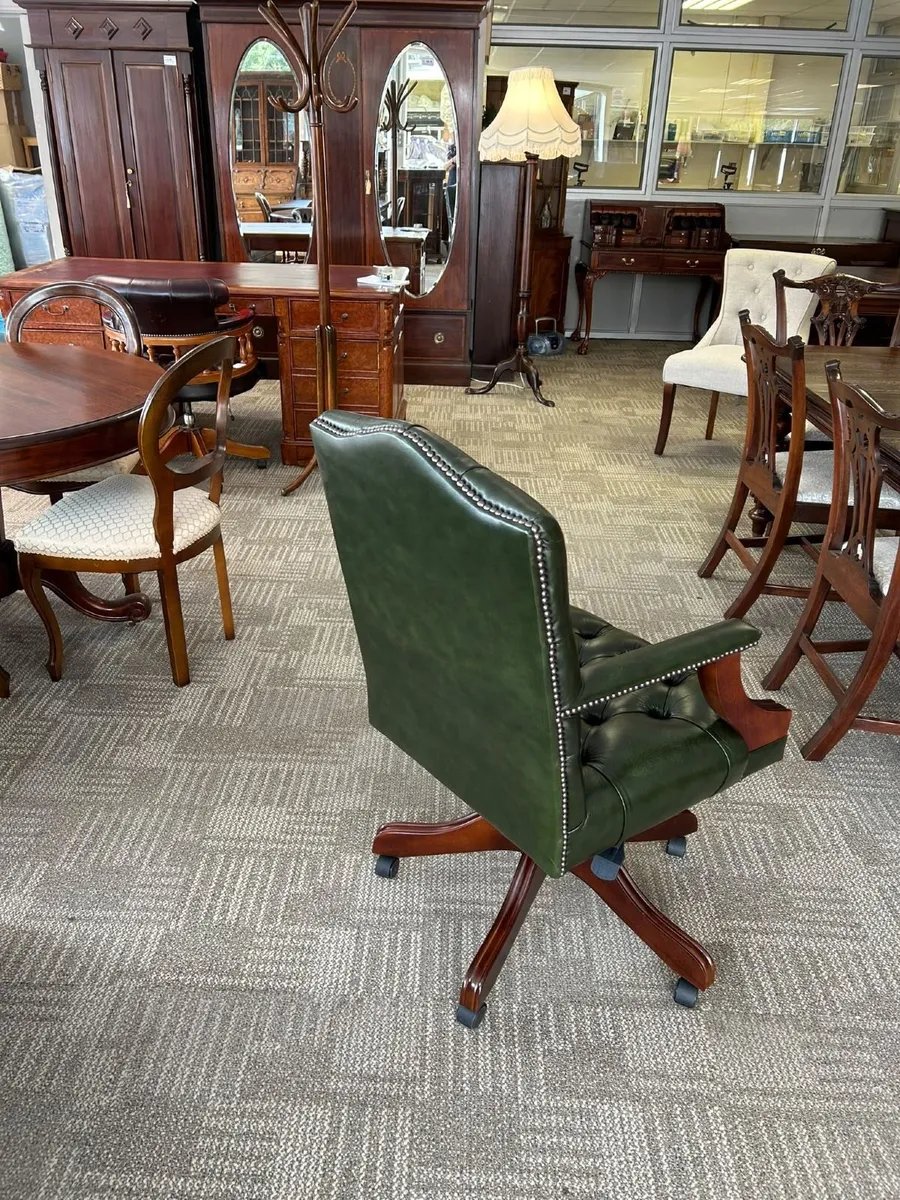 Chesterfield Gainsborough high back swivel office - Image 3