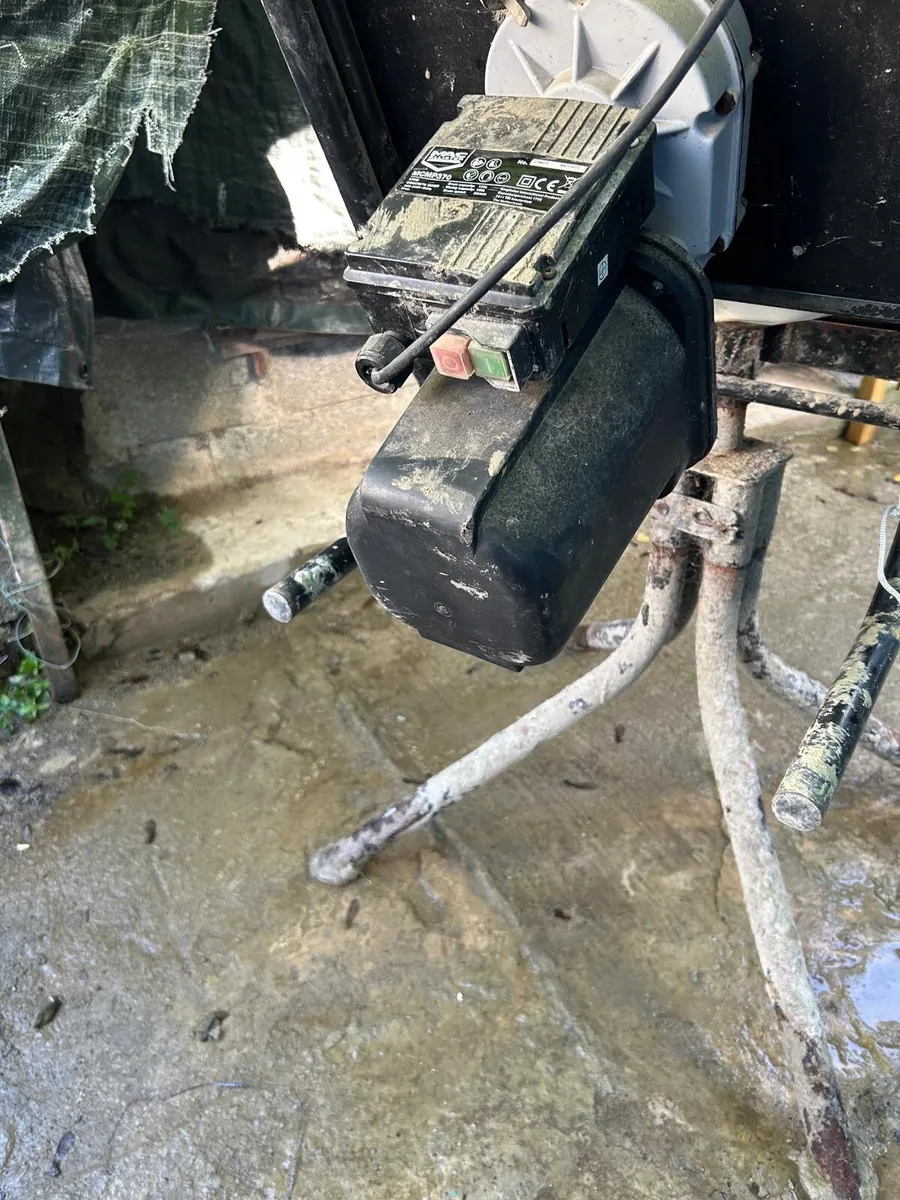 Cement mixer - Image 1