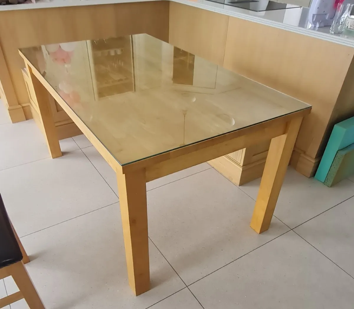 Table and 6 chairs - Image 2