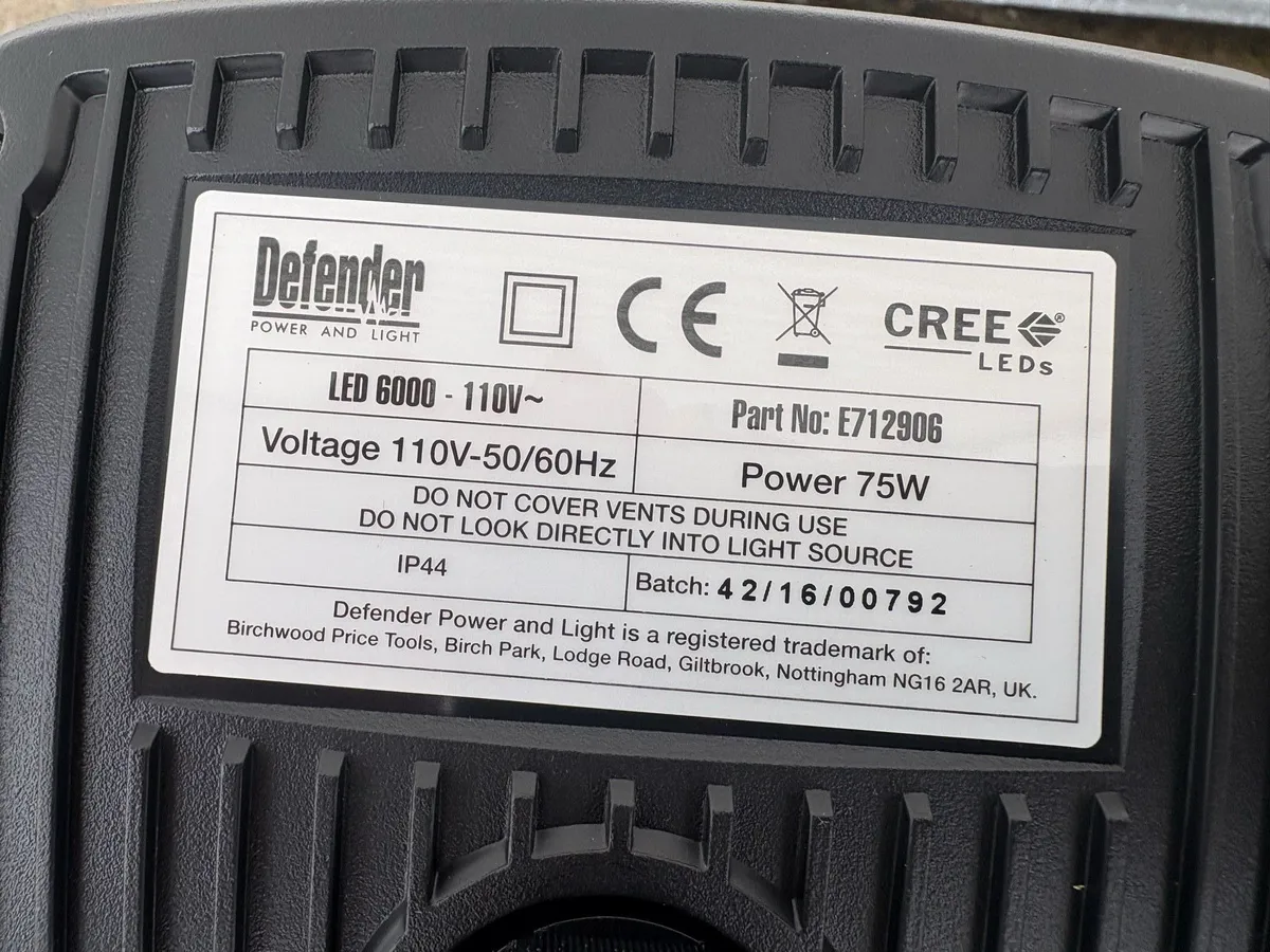 Defender 6000 LED Light 110v - Image 3
