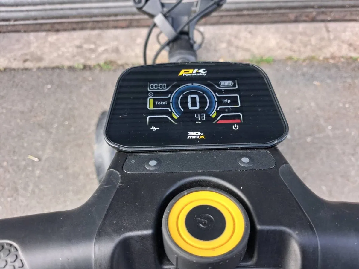 Powakaddy CT6 at Golf Concepts - Image 3