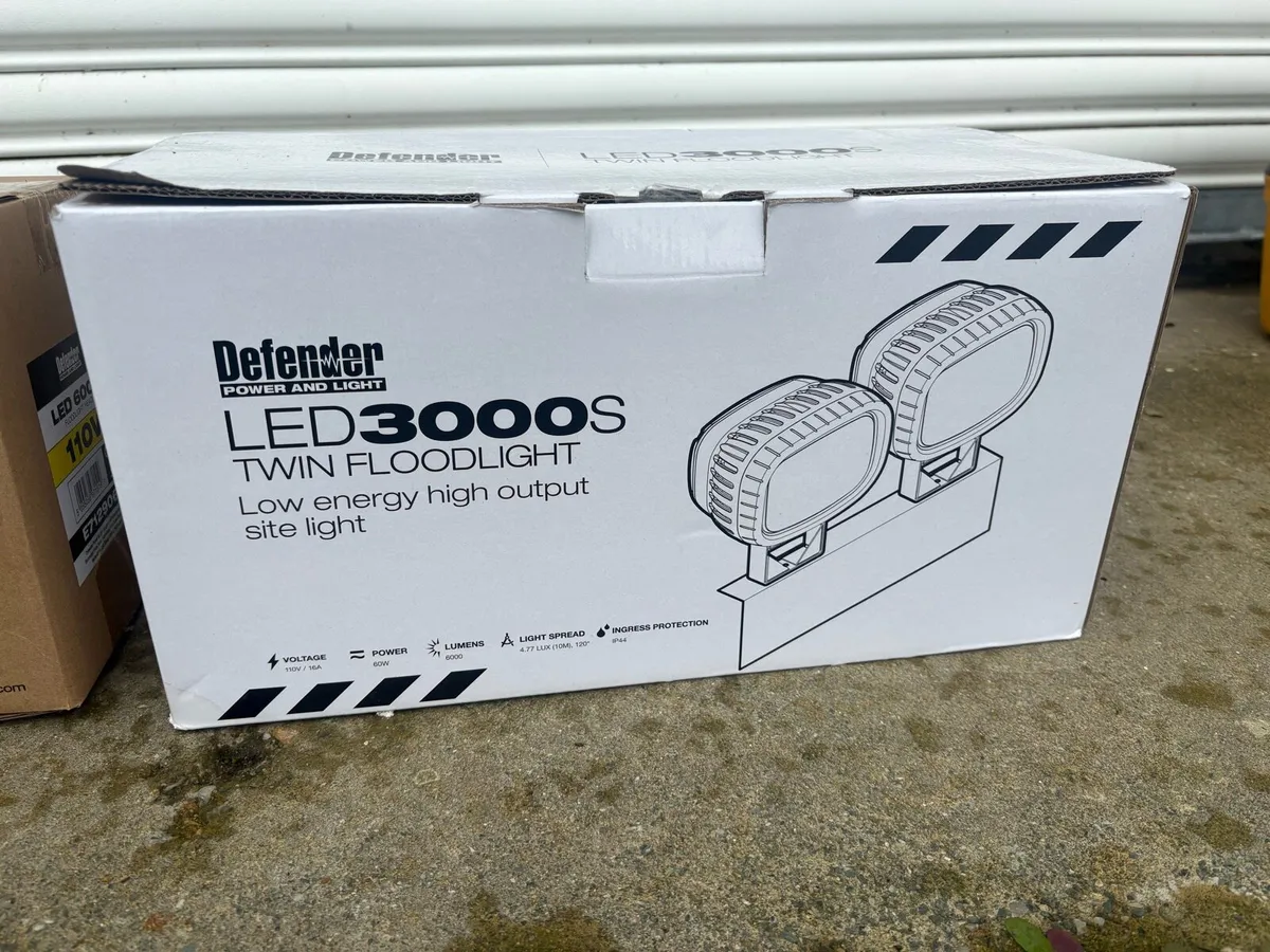 Defender 3000S Twin Head Site Lights 110V - Image 2