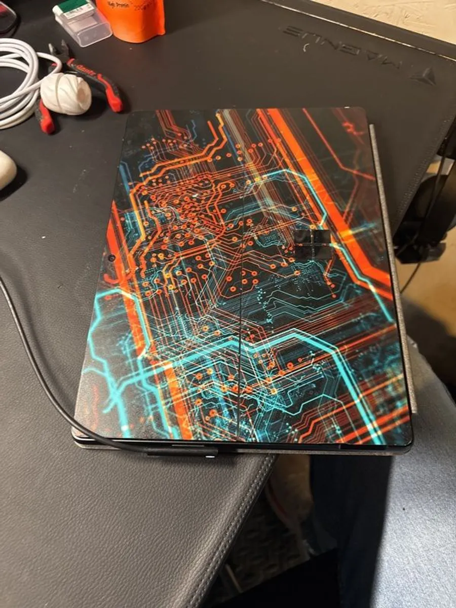 Microsoft Surface Pro 11 with keyboard and Pen - Image 2