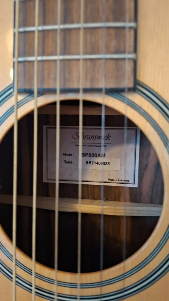 3/4 Guitar - Image 3