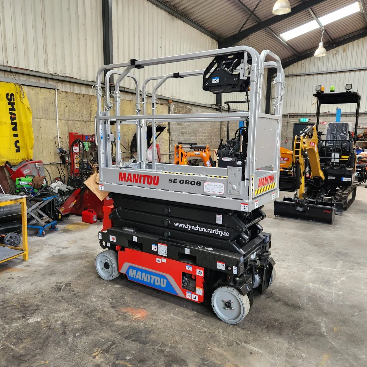 New Manitou Scissors lift