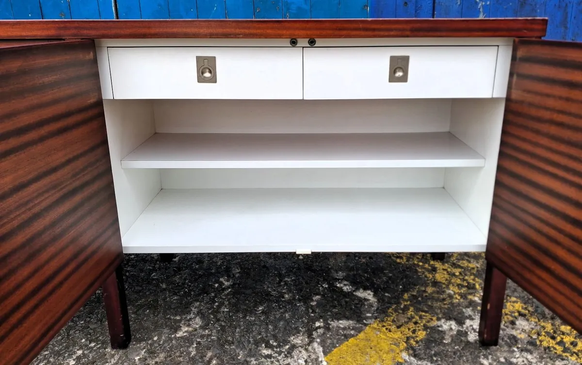 Long Mid Century Sideboard - Image 4