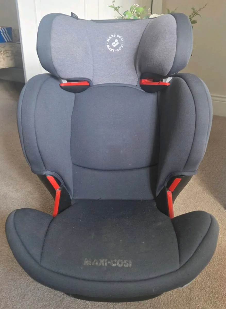 Maxi cosi high back