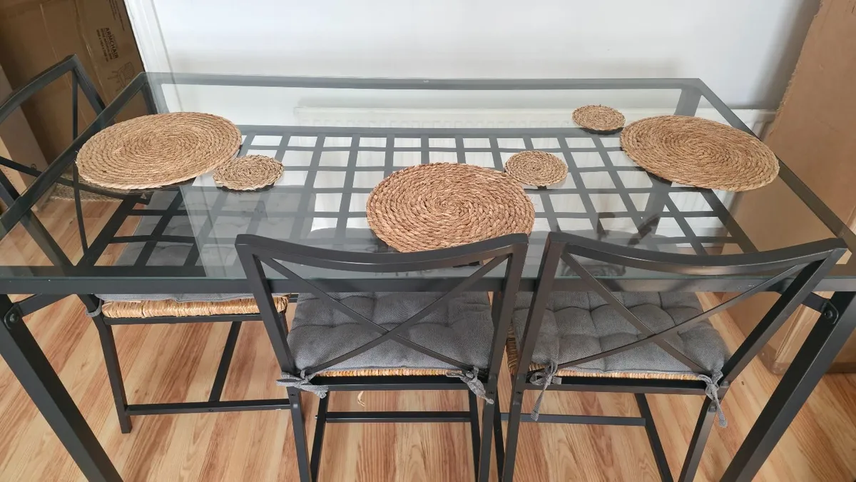 Dining table and chairs - Image 3
