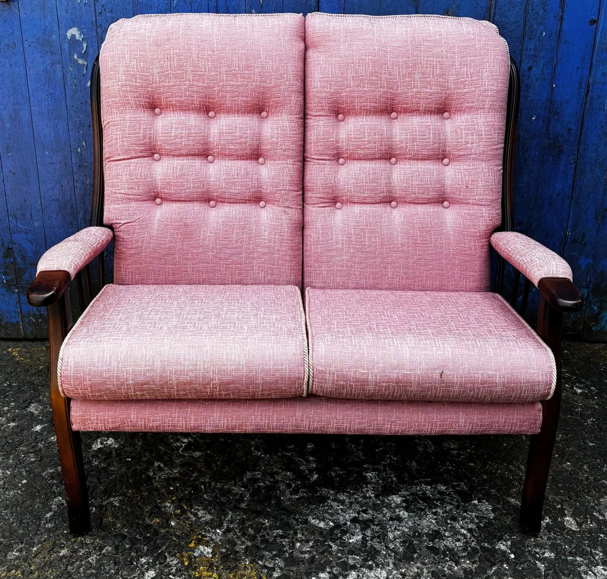Vintage 2 Seater Settee - Image 1