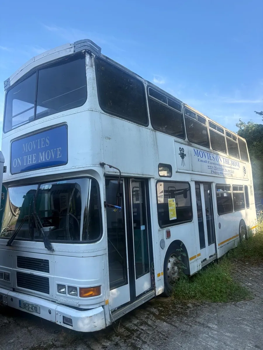 2 double decker’s - Image 1