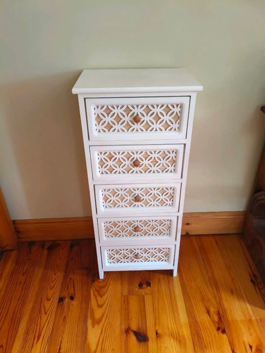 Beautiful like new tall boy, different 40 euro. - Image 1