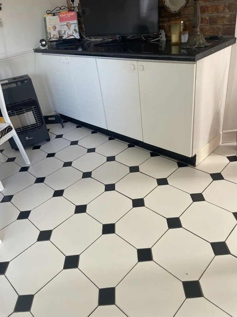 Free Kitchen  Units - Image 2