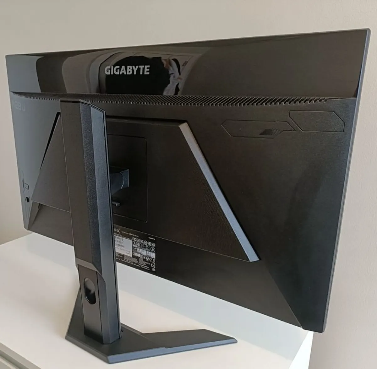 Gigabyte M28U 28 inch 4K 144Hz IPS Gaming Monitor Excellent Condition - Image 3
