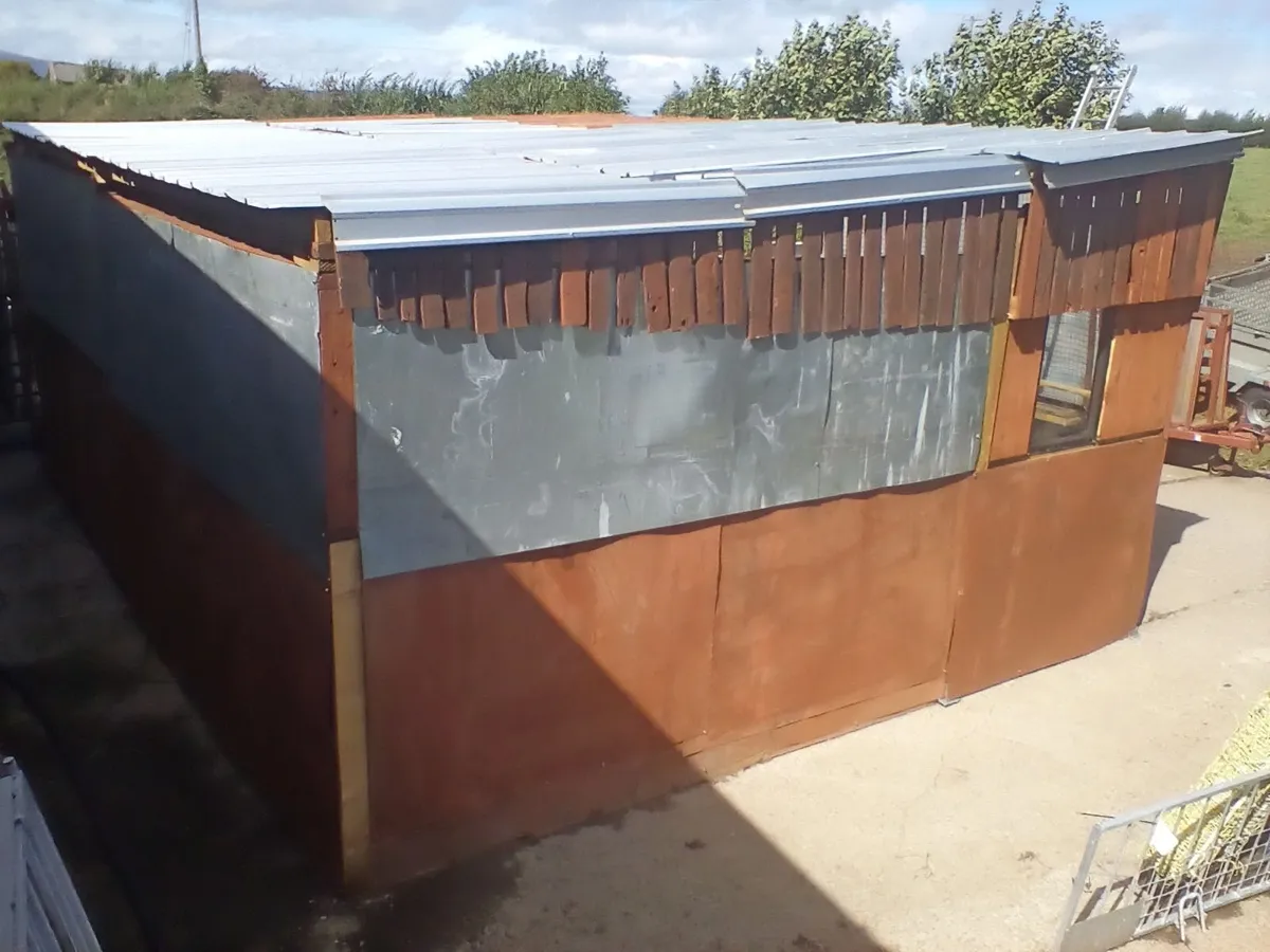 Stables or tack shed - Image 2