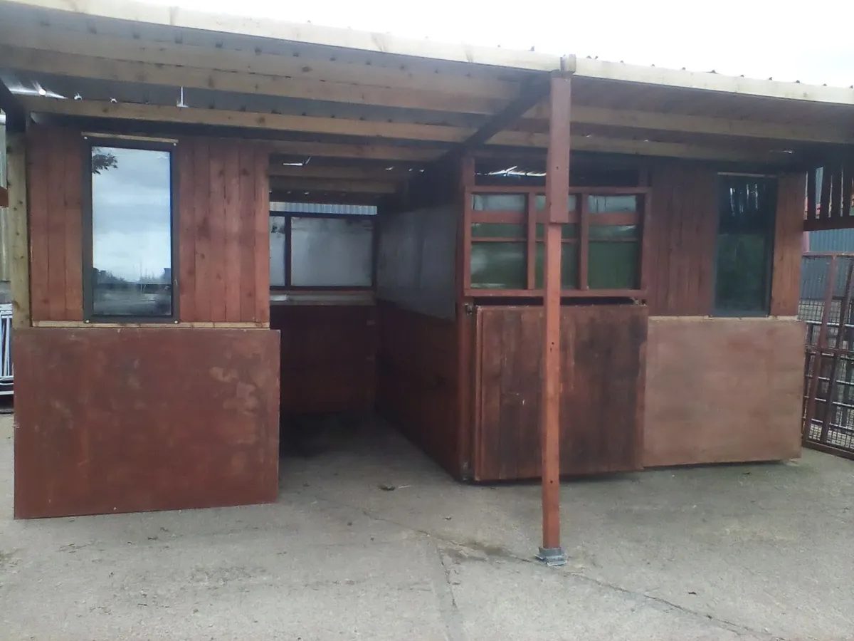 Stables or tack shed - Image 4