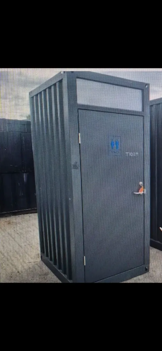 Portable toilet unit - Image 1