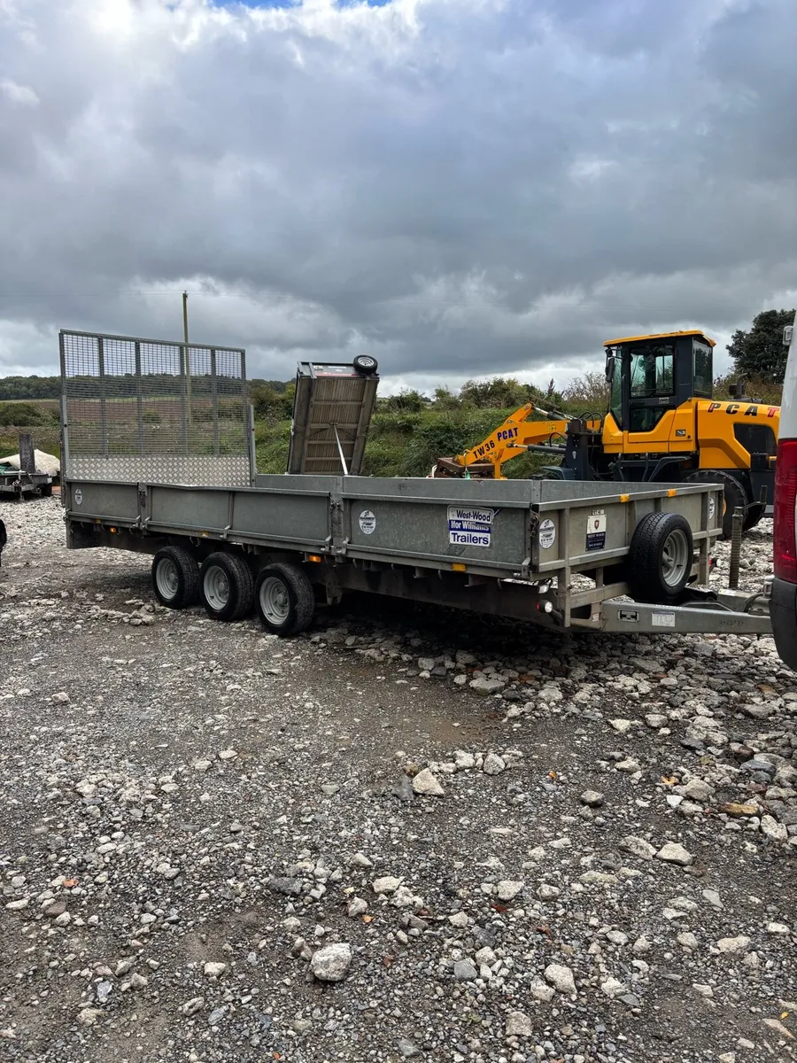 Ifor Williams 18x6’7 Tri Axle Dropside High Ramp - Image 2