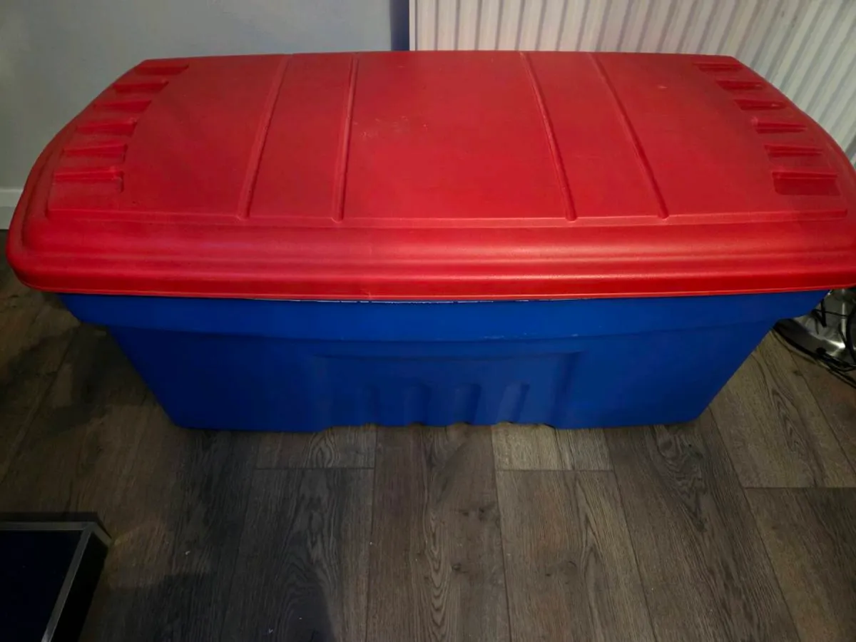 Toy box