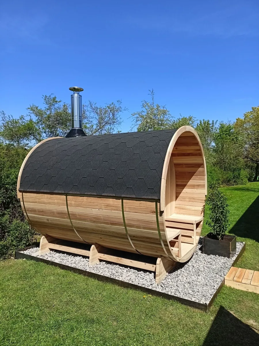 Canadian Red Cedar Barrel Sauna 296 cm - Image 1