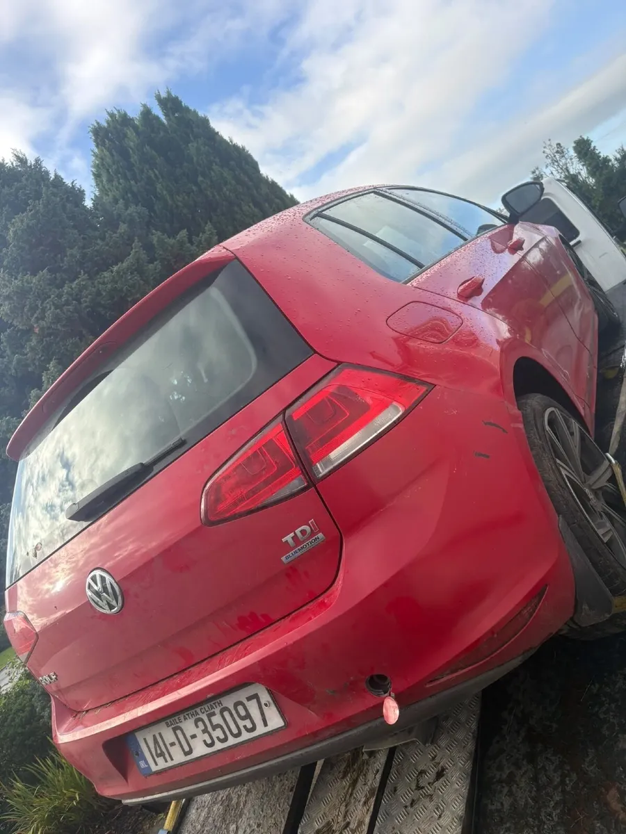 Volkswagen golf 1.6 damaged - Image 2